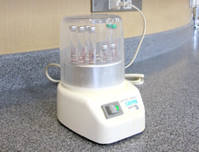 麻酔液を温める器械